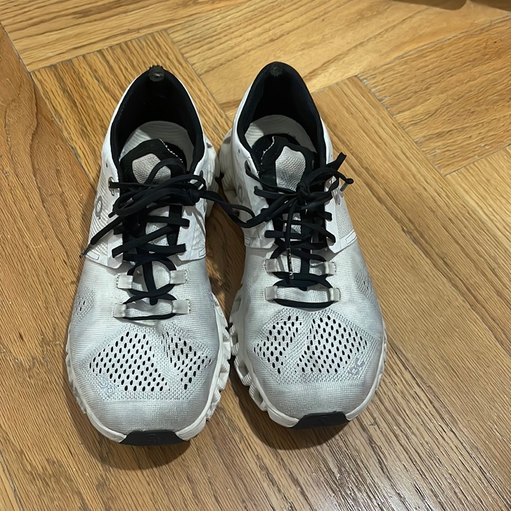ON cloud X Shoes size W7